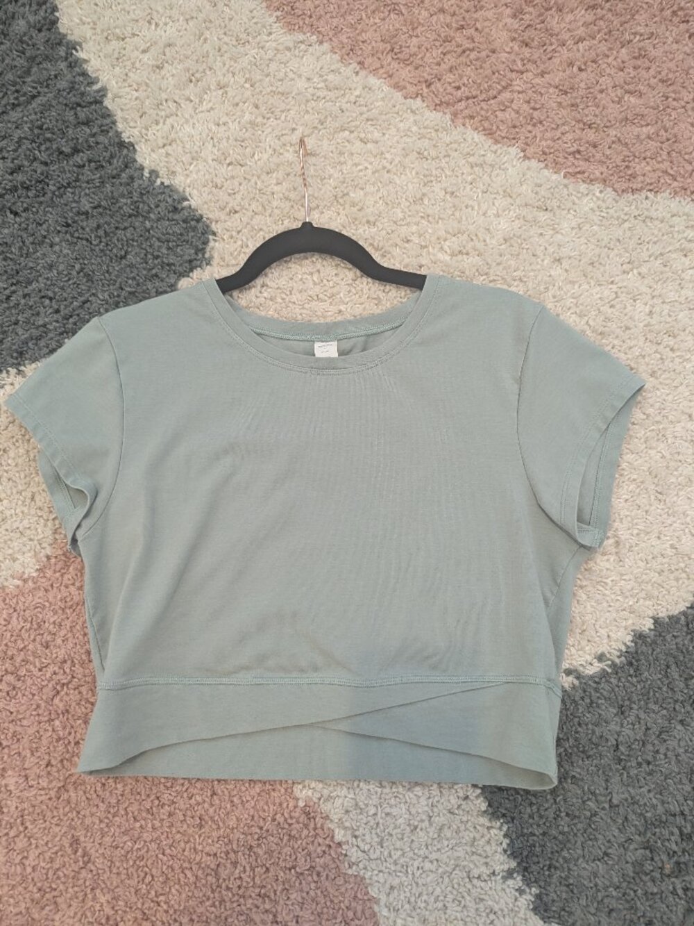 Old Navy PowerChill GO-DRY Crop Top Sage Green Size L